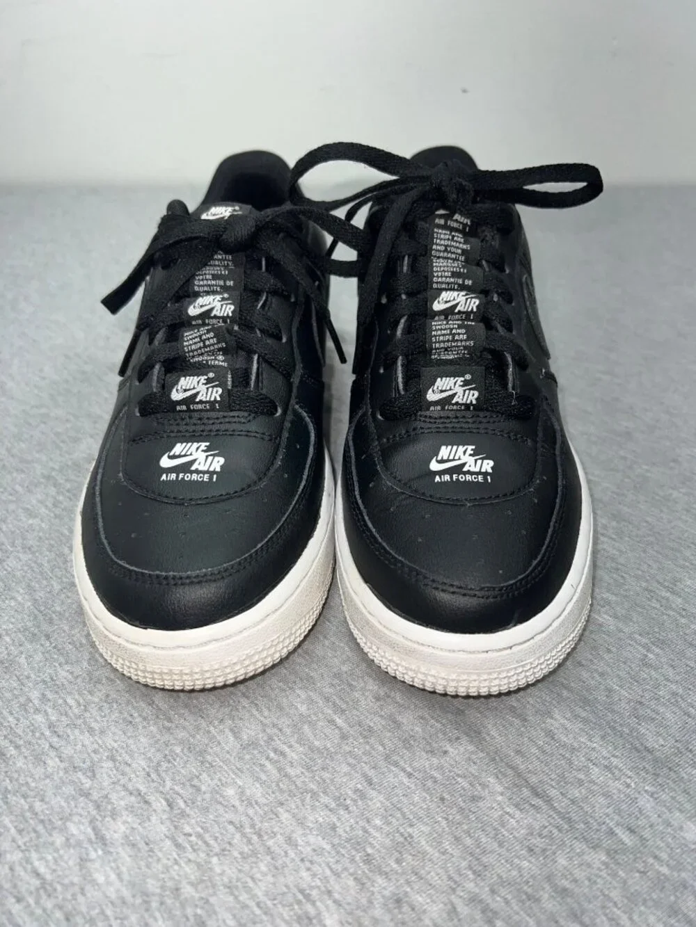 Nike Air Force 1 Low Black/White Sneakers Youth Size‎ 6.5Y Leather Casual Shoes